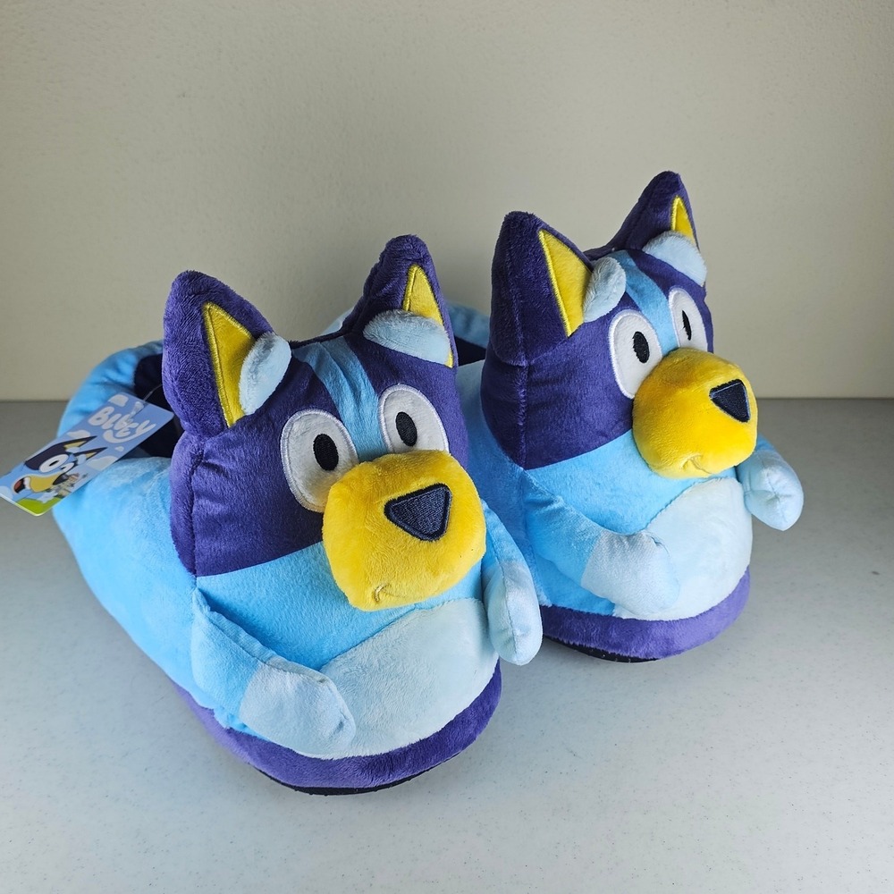 Nwt Adult Size Large Ground‎ Up Bluey slip on plush slippers